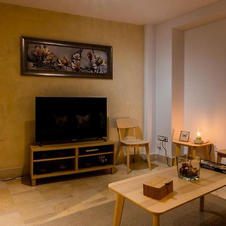 Azofaifo Donkey Apartment เซบีญา ภายนอก รูปภาพ