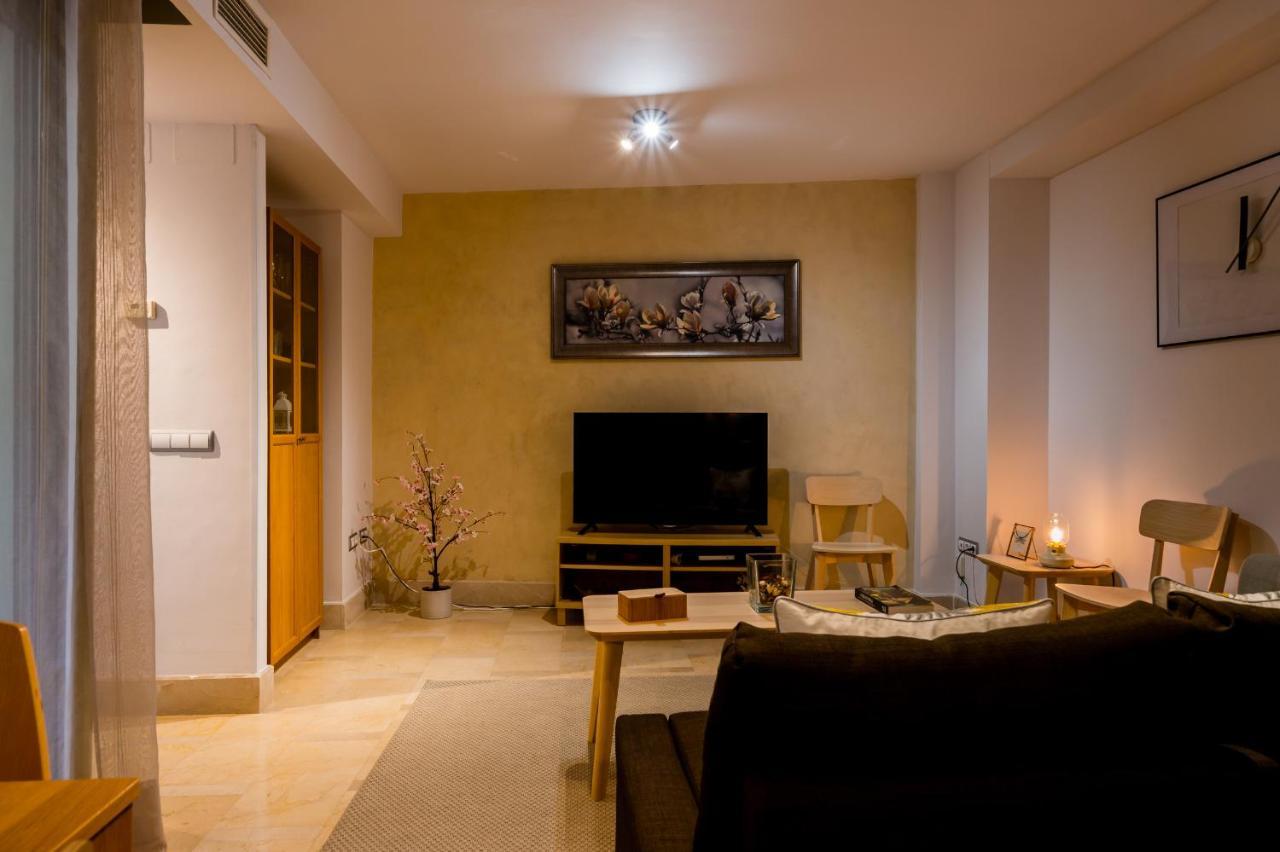 Azofaifo Donkey Apartment เซบีญา ภายนอก รูปภาพ